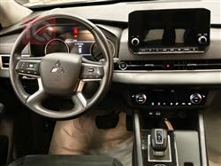 ميتسوبيشي اوتلاندر